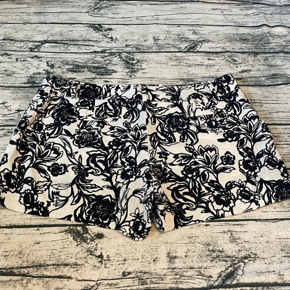 Loft Linen blend shorts -14 - Picture 2 of 5